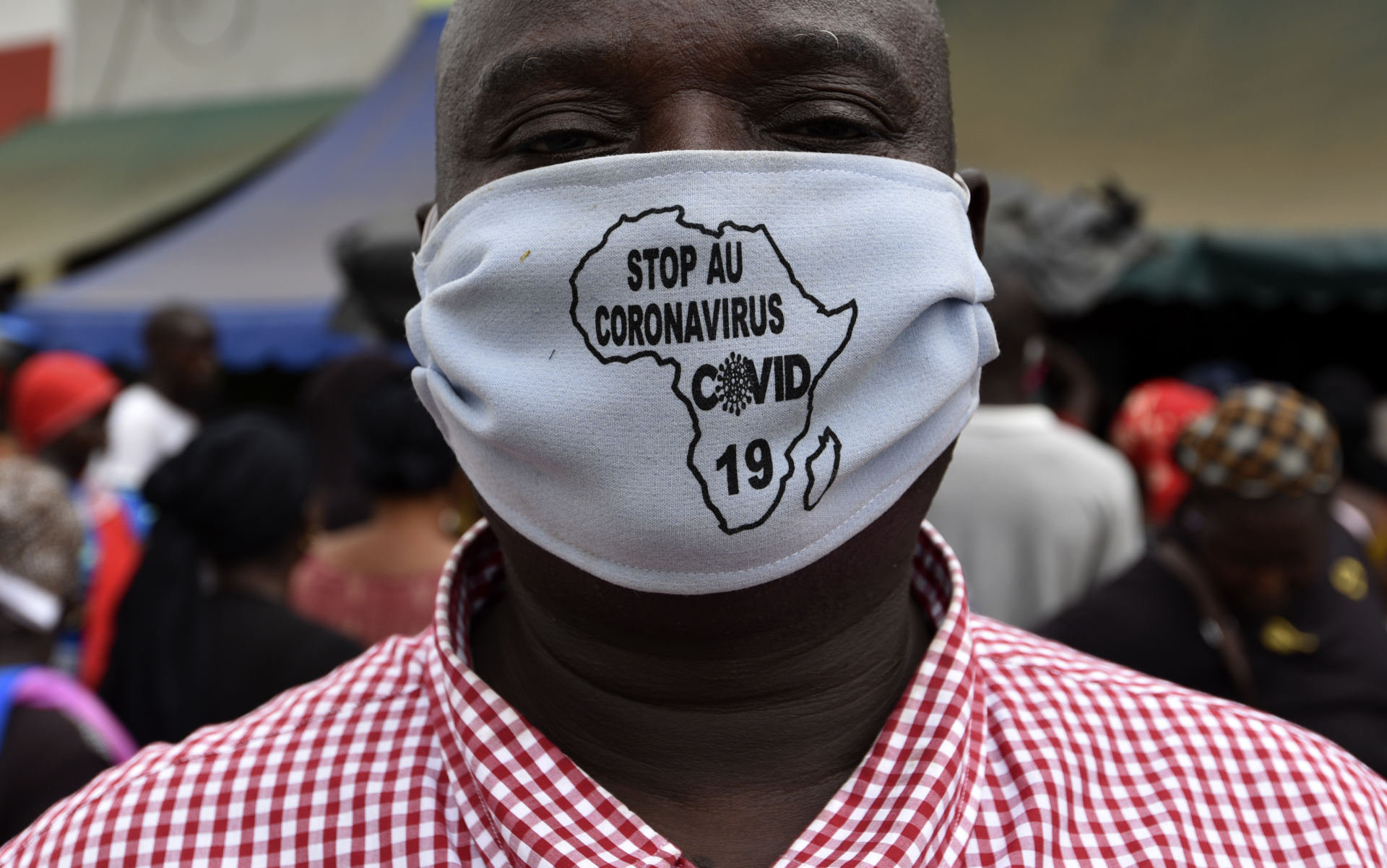 Covid: quel masque ou revêtement facial est préférable de porter ? - BBC  News Afrique